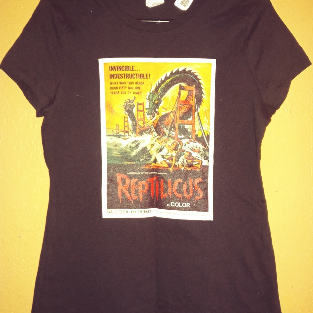 Womans Ring Spun Graphic T Shirt size Small/ New with tag..#A-0003
